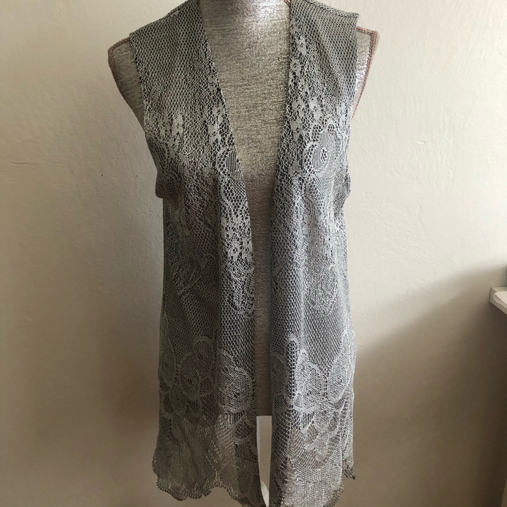 JESSICA HOWARD Gray Lace Open Vest